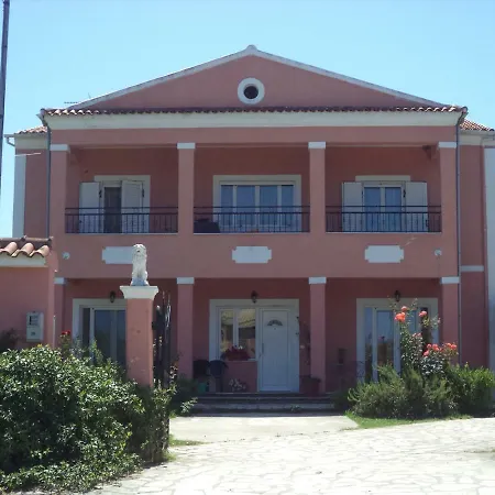 Karoubis House Holiday home
